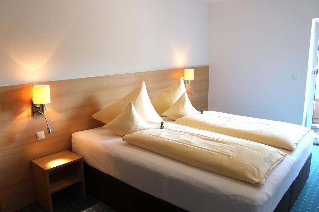 Hotel-Pension Falkensteiner Sankt Gilgen Rom bilde